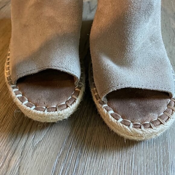 TOMS Gray Suede Espadrille Wedge Sandals Size 8.5 Minimalist Coastal Summer! - Picture 4 of 8